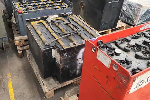 广安圣普威报废电池回收,正规公司上门回收废铅酸电池